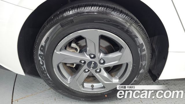 Kia K5 (III) 2.0 LPI(Renter car) Strandard 2023 — фото 5
