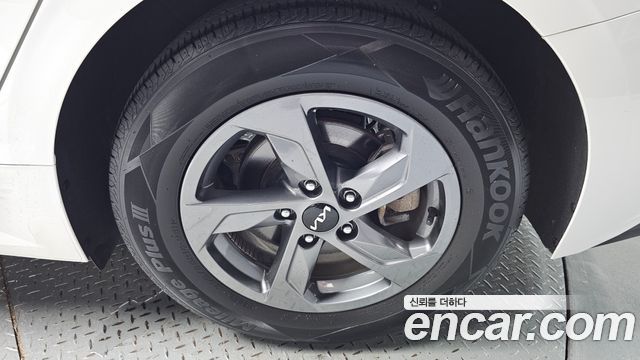 Kia K5 (III) 2.0 LPI(Renter car) Strandard 2023 — фото 21