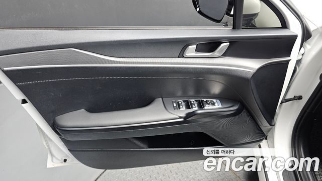 Kia K5 (III) 2.0 LPI(Renter car) Strandard 2023 — фото 24