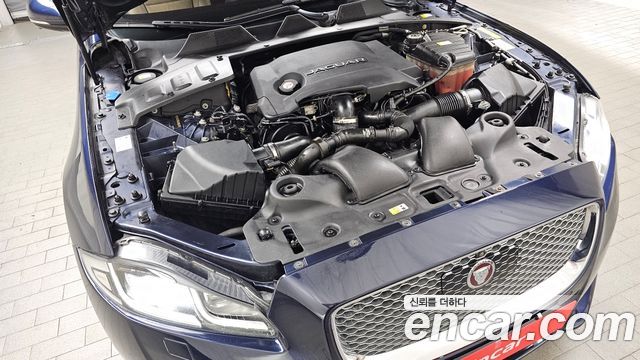 Jaguar XJ 3.0D Premium Luxury LWB X351 2016 — фото 6