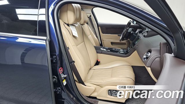 Jaguar XJ 3.0D Premium Luxury LWB X351 2016 — фото 12