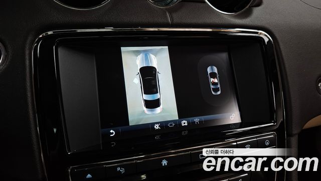 Jaguar XJ 3.0D Premium Luxury LWB X351 2016 — фото 16