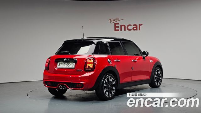 MINI Cooper S 5Door HIGH 3rd 2021 — фото 2