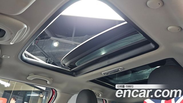 MINI Cooper S 5Door HIGH 3rd 2021 — фото 19