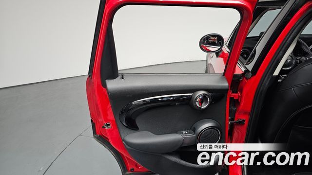 MINI Cooper S 5Door HIGH 3rd 2021 — фото 25