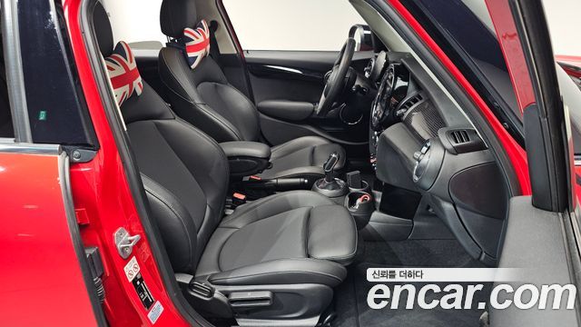 MINI Cooper S 5Door HIGH 3rd 2021 — фото 26