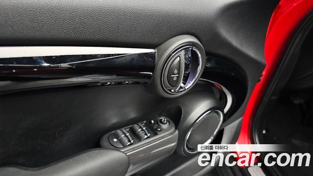 MINI Cooper S 5Door HIGH 3rd 2021 — фото 33