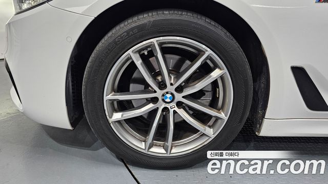 BMW 5 Series (G30) 520d xDrive M Sport Package Plus 2017 — фото 5