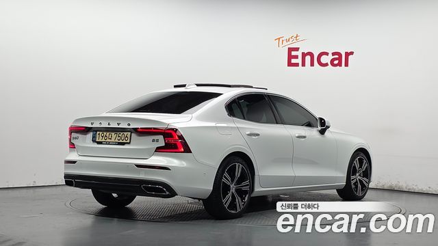 Volvo S60 (III) B5 Inscription 2021 — фото 2