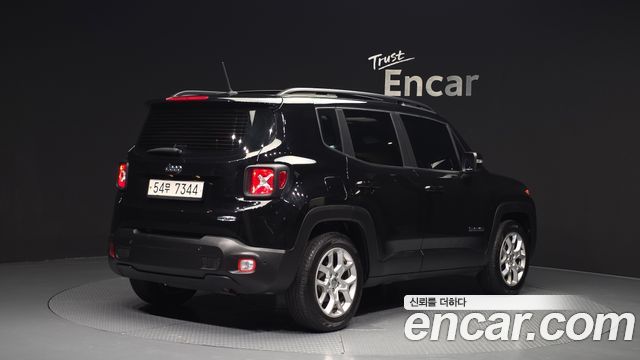 Jeep Renegade 2.4 Longitude 2017 — фото 2