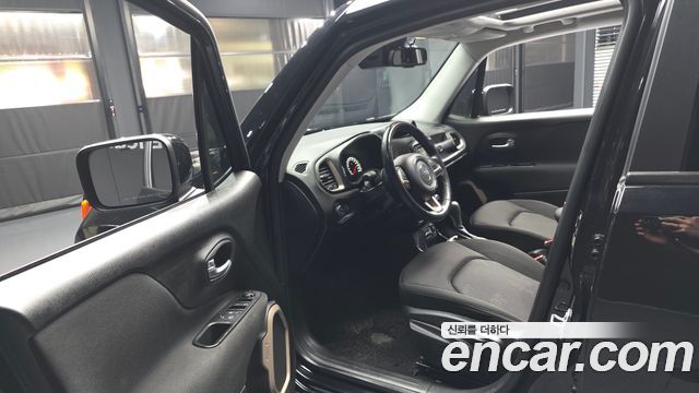 Jeep Renegade 2.4 Longitude 2017 — фото 10