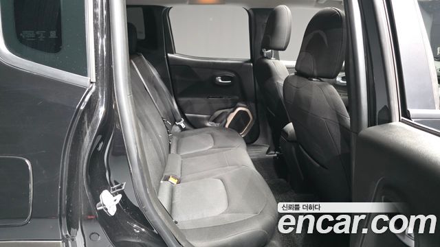 Jeep Renegade 2.4 Longitude 2017 — фото 15