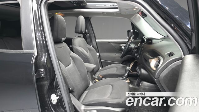 Jeep Renegade 2.4 Longitude 2017 — фото 16
