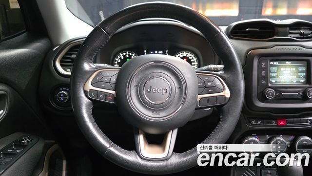 Jeep Renegade 2.4 Longitude 2017 — фото 17