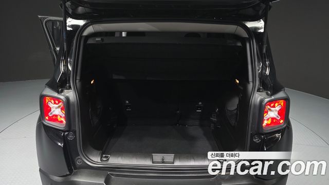 Jeep Renegade 2.4 Longitude 2017 — фото 24