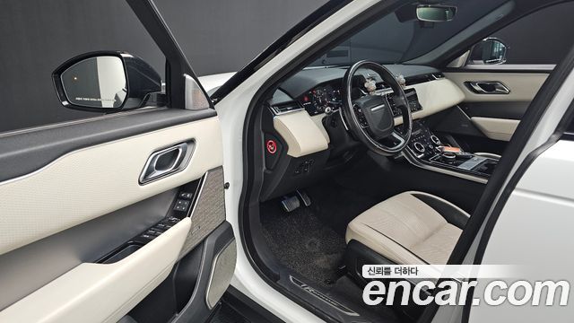 Land Rover Range Rover Velar 3.0 D300 R-Dynamic SE 2018 — фото 15