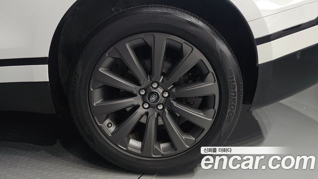 Land Rover Range Rover Velar 3.0 D300 R-Dynamic SE 2018 — фото 27