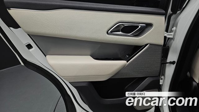 Land Rover Range Rover Velar 3.0 D300 R-Dynamic SE 2018 — фото 31