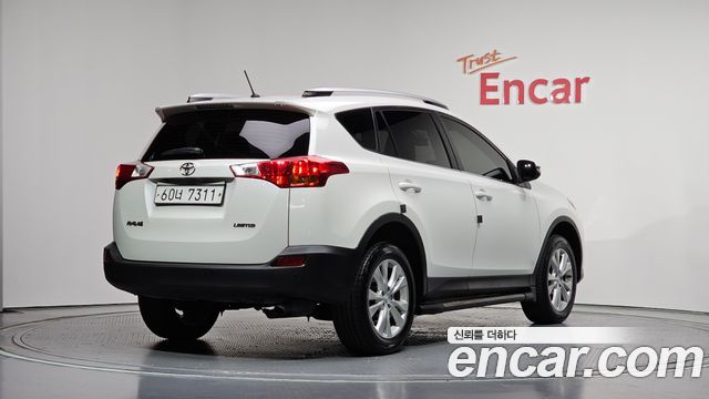 Toyota RAV4 2.5 2WD 4th 2014 — фото 2