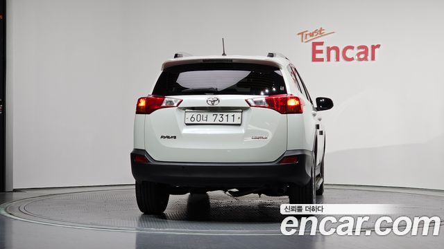 Toyota RAV4 2.5 2WD 4th 2014 — фото 4
