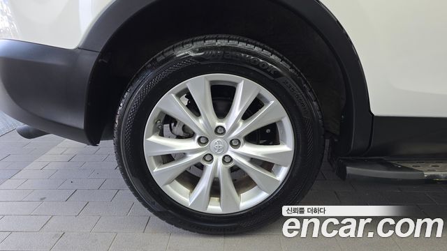 Toyota RAV4 2.5 2WD 4th 2014 — фото 5