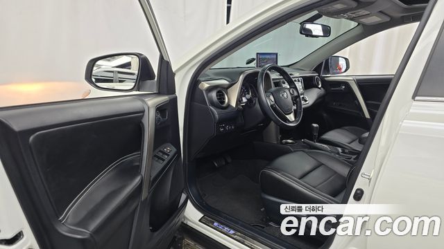 Toyota RAV4 2.5 2WD 4th 2014 — фото 10