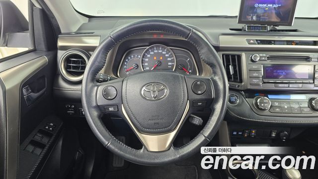 Toyota RAV4 2.5 2WD 4th 2014 — фото 13
