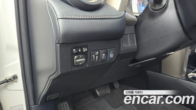 Toyota RAV4 2.5 2WD 4th 2014 — фото 16