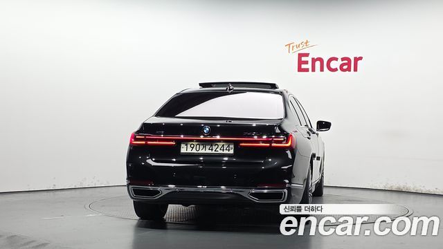 BMW 7 Series (G11) 740Li xDrive Design Pure Excellence 2020 — фото 4
