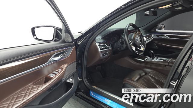 BMW 7 Series (G11) 740Li xDrive Design Pure Excellence 2020 — фото 10