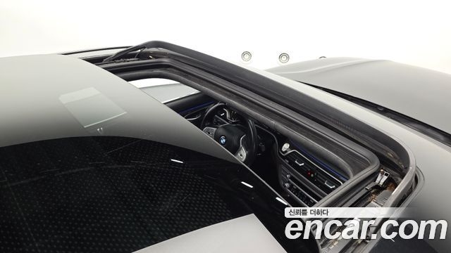 BMW 7 Series (G11) 740Li xDrive Design Pure Excellence 2020 — фото 17