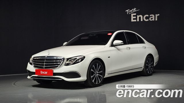 Mercedes-Benz E-Class (W213) E300e Exclusive 2019 — фото 1