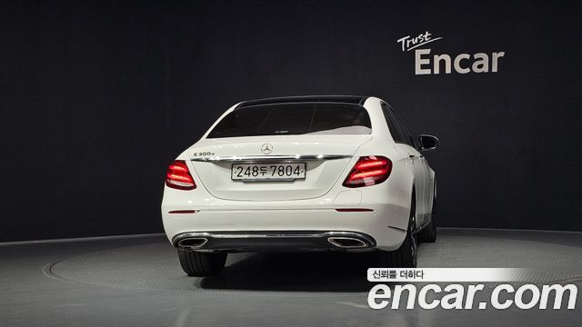 Mercedes-Benz E-Class (W213) E300e Exclusive 2019 — фото 4