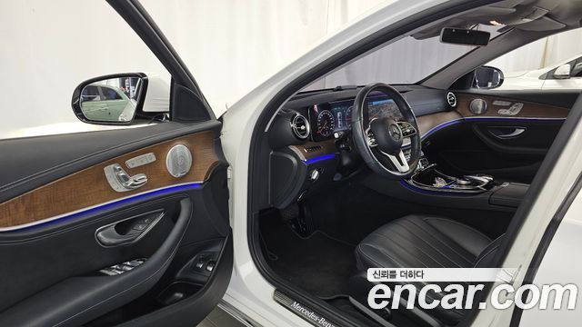 Mercedes-Benz E-Class (W213) E300e Exclusive 2019 — фото 10