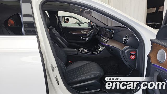 Mercedes-Benz E-Class (W213) E300e Exclusive 2019 — фото 11