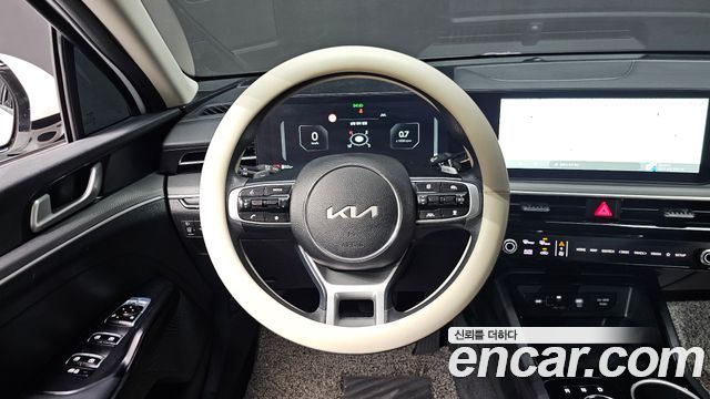 Kia K5 (III) 2.0 Prestige 2024 — фото 16
