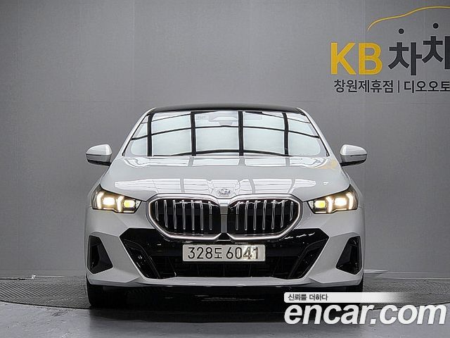BMW 5 Series (G60) 530i xDrive M Sport 2026 — фото 3