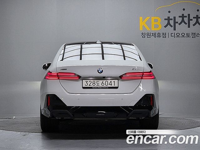 BMW 5 Series (G60) 530i xDrive M Sport 2026 — фото 4