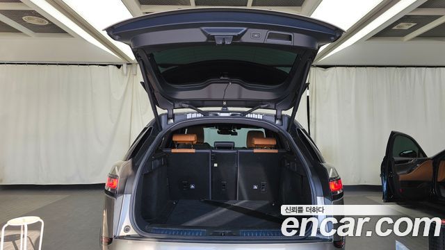Land Rover Range Rover Velar 3.0 D300 R-Dynamic HSE 2018 — фото 20