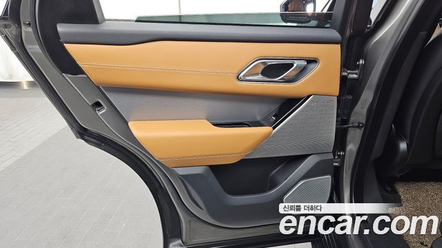 Land Rover Range Rover Velar 3.0 D300 R-Dynamic HSE 2018 — фото 25