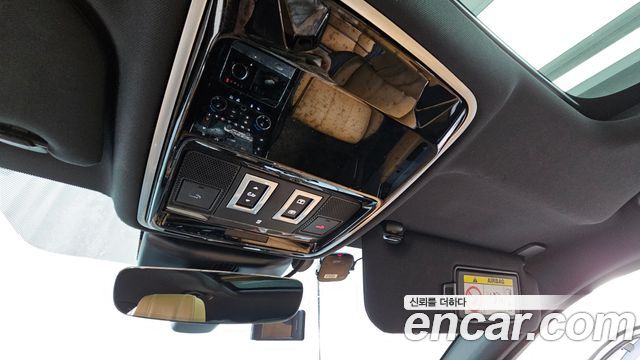 Land Rover Range Rover Velar 3.0 D300 R-Dynamic HSE 2018 — фото 27