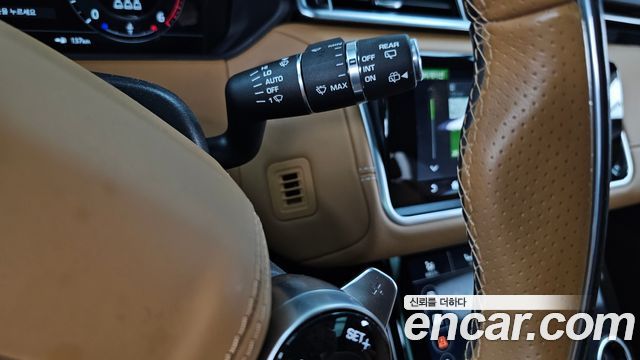 Land Rover Range Rover Velar 3.0 D300 R-Dynamic HSE 2018 — фото 28