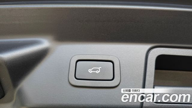 Land Rover Range Rover Velar 3.0 D300 R-Dynamic HSE 2018 — фото 30