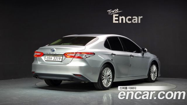 Toyota Camry (XV70) 2.5 XLE Hybrid 2018 — фото 2