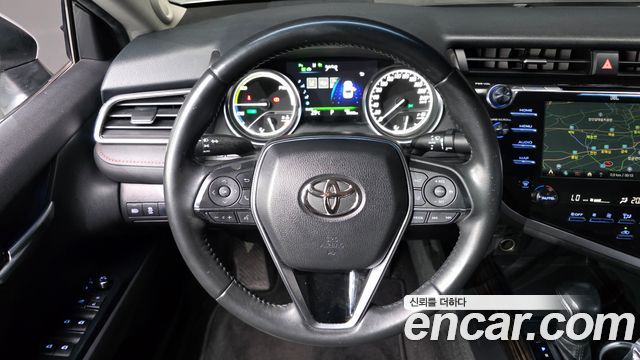 Toyota Camry (XV70) 2.5 XLE Hybrid 2018 — фото 13
