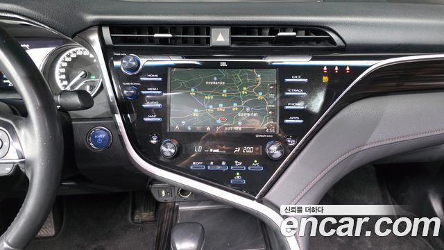 Toyota Camry (XV70) 2.5 XLE Hybrid 2018 — фото 14