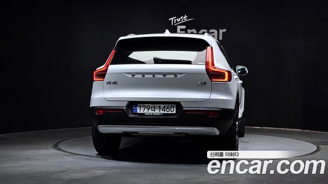 Volvo XC40 B4 Inscription 2022 — фото 4