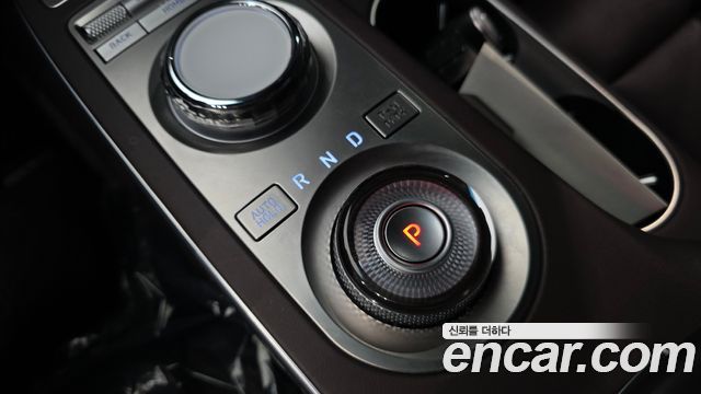 Genesis GV70 2.5T Gasoline 2WD 2024 — фото 9