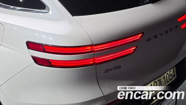 Genesis GV70 2.5T Gasoline 2WD 2024 — фото 23