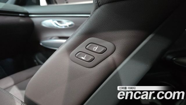 Genesis GV70 2.5T Gasoline 2WD 2024 — фото 29